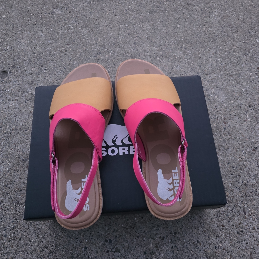 Sorel Women's Pink and Tan Size 7  Sandals - Picture 6 of 12